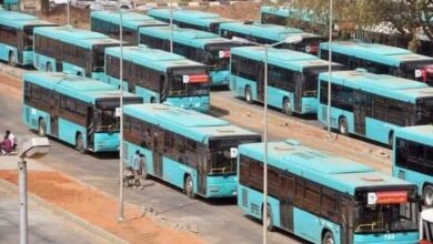 والي الخرطوم يقف على إعادة تأهيل بصات “الوالي” تمهيداً لدخولها الخدمة قريباً