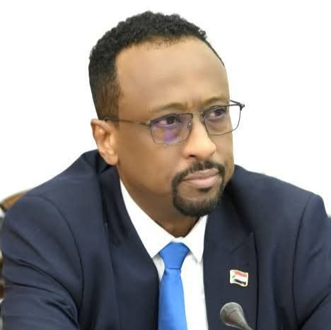 وزير الإعلام ينفي حديثه ضد الصحفيين