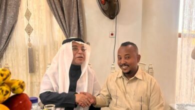 مدير مكتب سوهان للاستخدام الخارجي يودع سفير السعودية ويشيد بتعاونه في تسهيل الإجراءات
