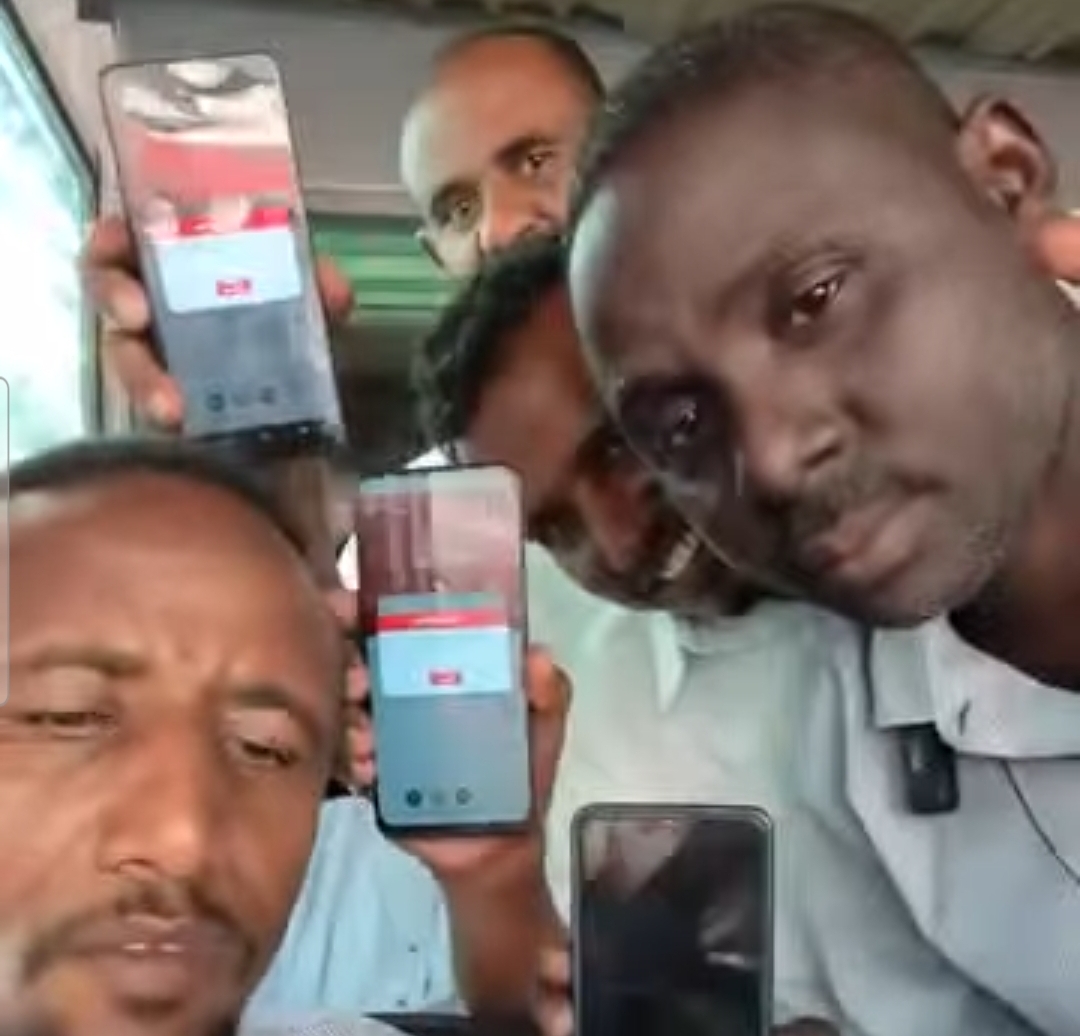 توقف مفاجئ للتطبيقات البنكية يربك الحركة التجارية بالسودان قبيل العيد
