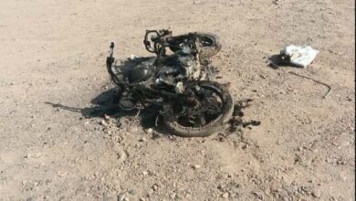 مطاردة مثيرة تنتهي بحرق دراجة نارية لعصـ ـابة “9 طـ ـويلة” 