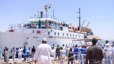 مواطنين من جنوب السودان يثيرون أزمة عند ركوبهم الباخرة سيناء المخصصة لنقل السودانيين