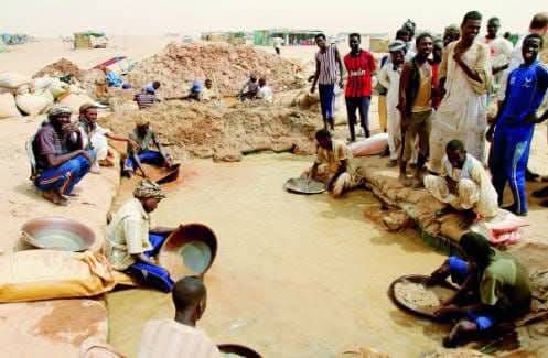 الكشف عن عدد السودانيين الذين يعملون في التعدين