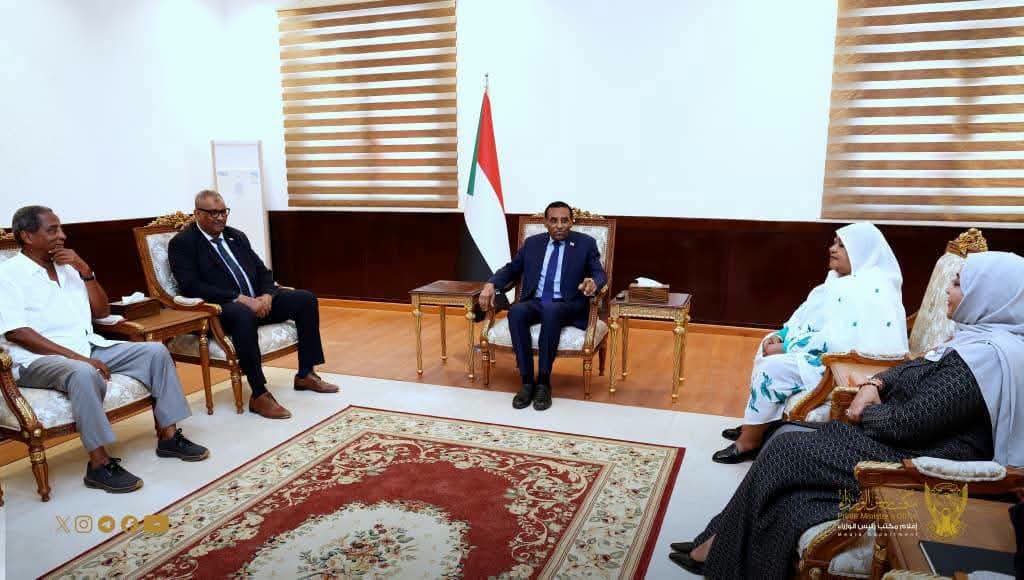 كامل إدريس يبحث مع أسامة داوود دفع الاستثمار الصناعي والزراعي