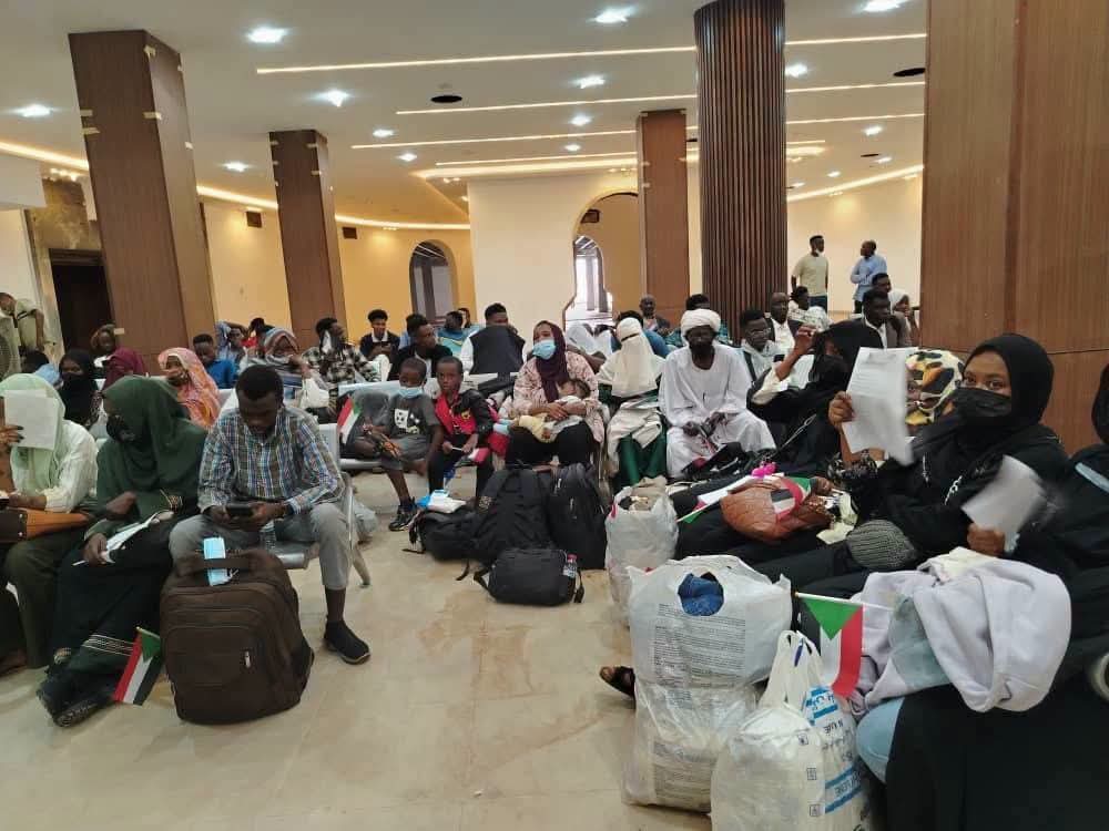 دفعة جديدة تصل من السودانيين العائدين من يوغندا