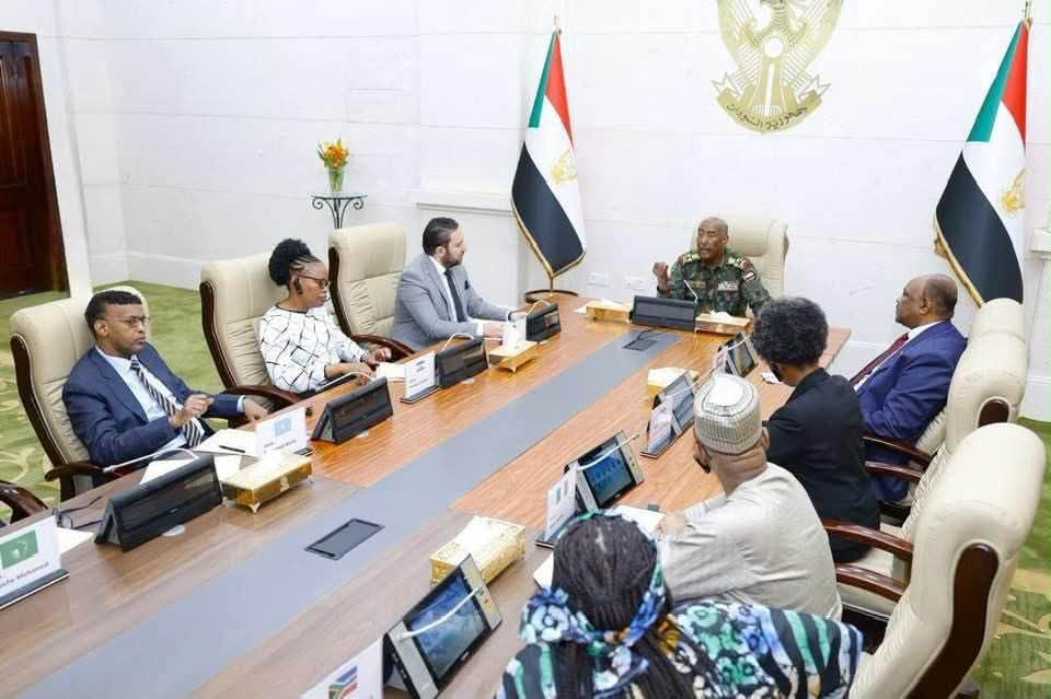 تفاصيل مباحثات البرهان والوفد الإفريقي