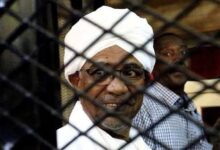 عائلة الرئيس البشير تطالب بالسماح له بالعلاج خارج السودان